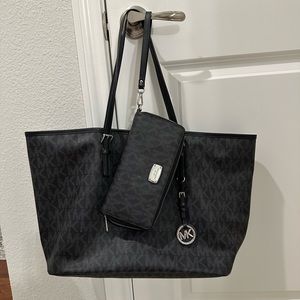 Michael Kors Tote & Wristlet Wallet
